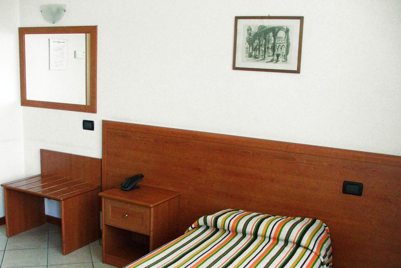 סריאטה Hotel Ponte Autostrada מראה חיצוני תמונה